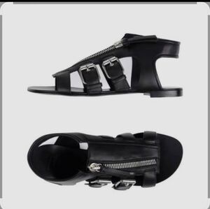 Giuseppe Zanotti Black Leather Flat Gladiator Sandals Silver Accents 7.5